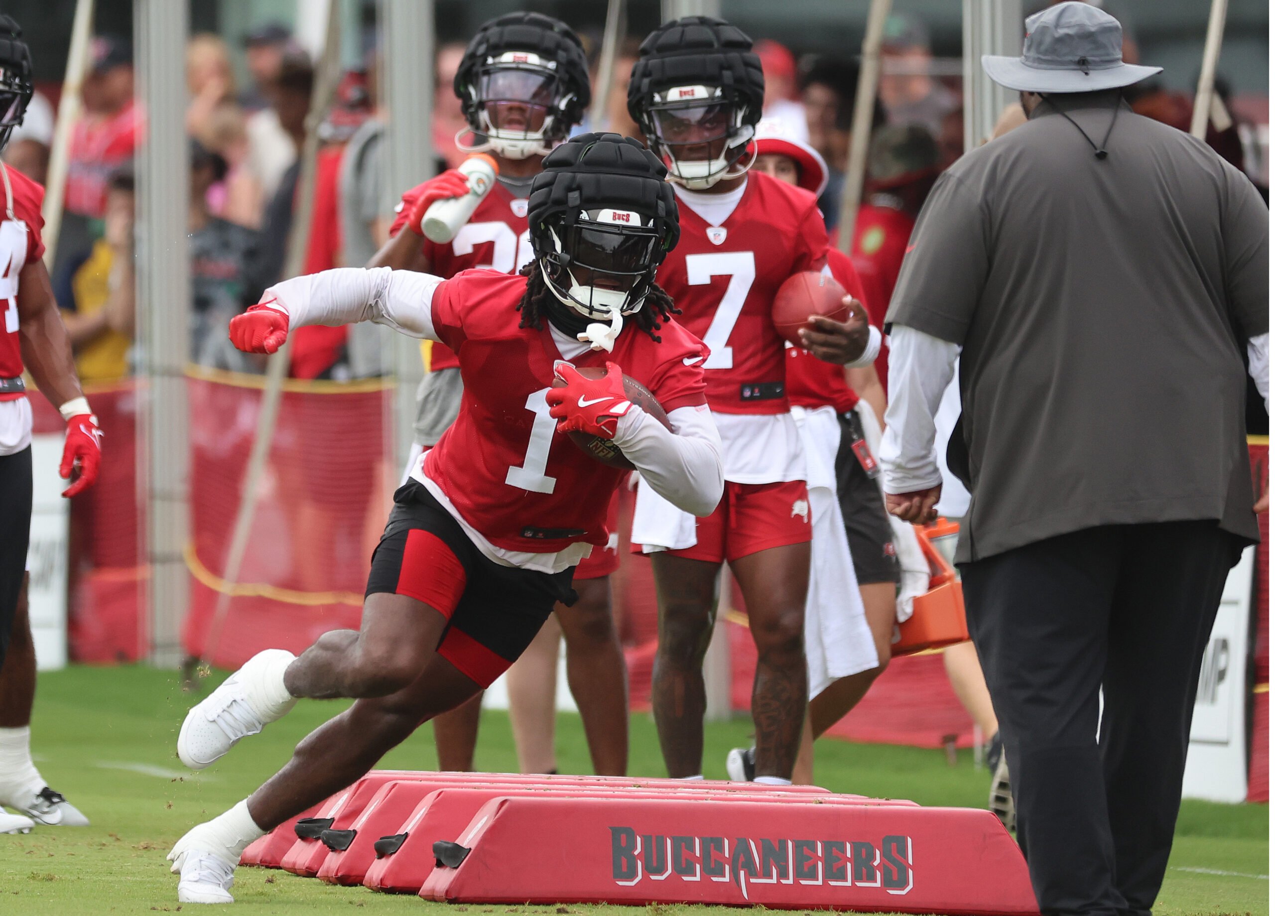 Rachaad White Is Ready To Show Out In Contract Year 4 The Bucs Offense Has Been Dynamite When Bucky Irving And Rachaad White Have Been On The Field Together