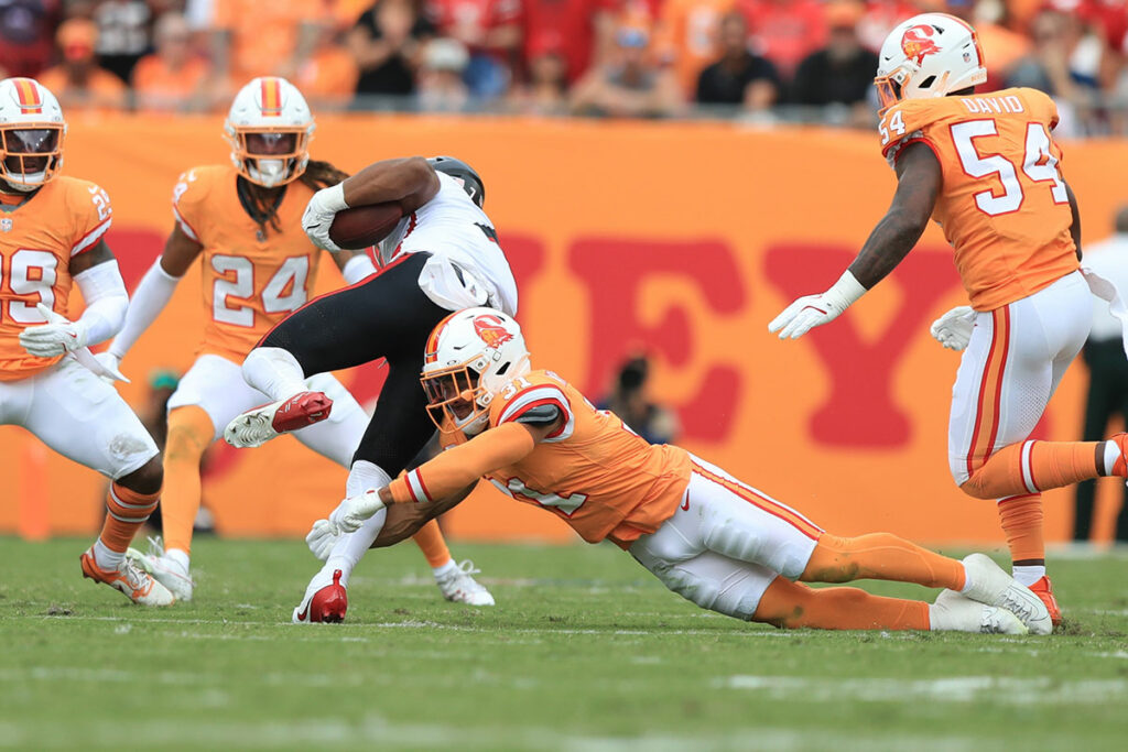 Bucs Fs Antoine Winfield Jr. And Ilb Lavonte David