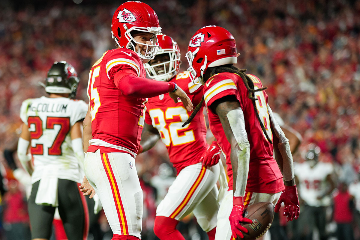 Chiefs Qb Patrick Mahomes And Wr Deandre Hopkins