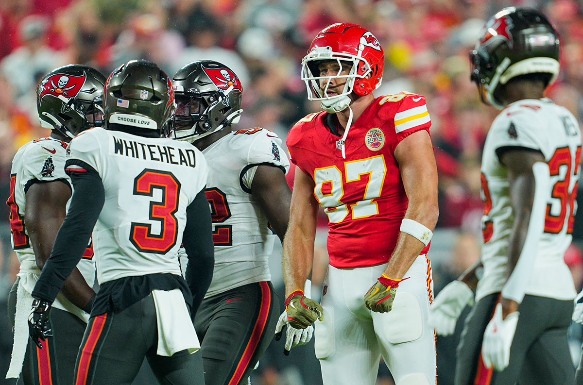 Chiefs Te Travis Kelce And Bucs Ss Jordan Whitehead