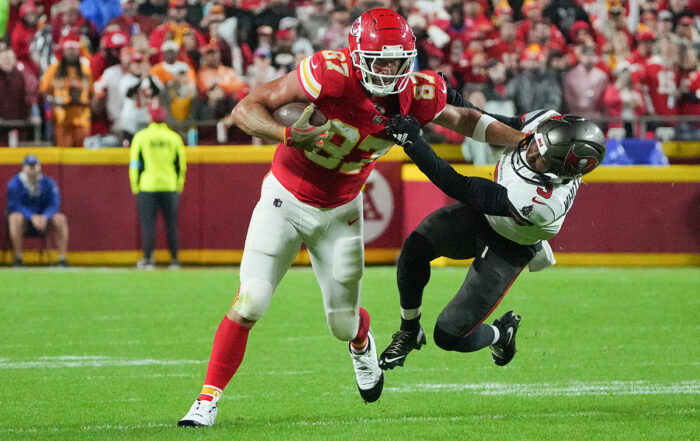 Chiefs Te Travis Kelce And Bucs Ss Jordan Whitehead