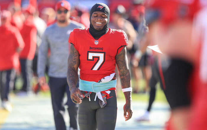 Irving Bucky Bucs Raiders Back Grimace