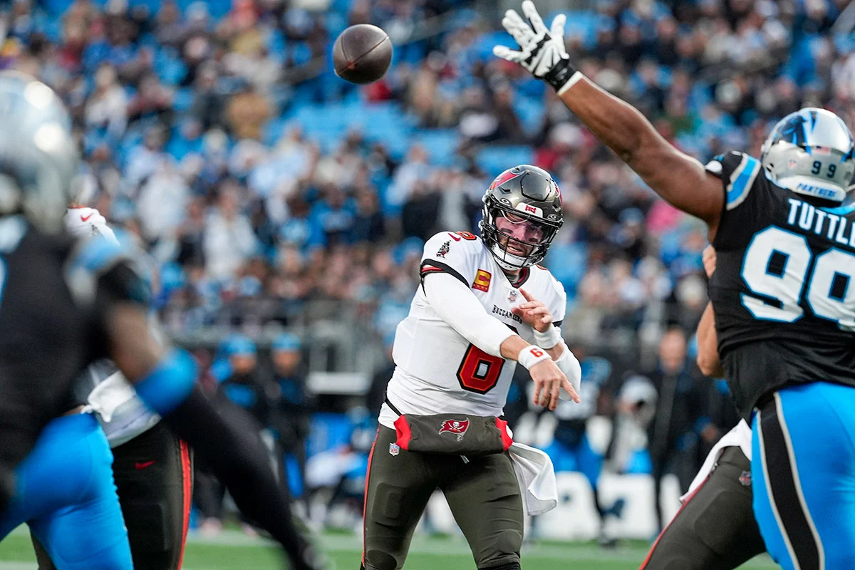 Mayfield-Baker-Bucs-Panthers-Pocket-Throw Bucs Qb Baker Mayfield