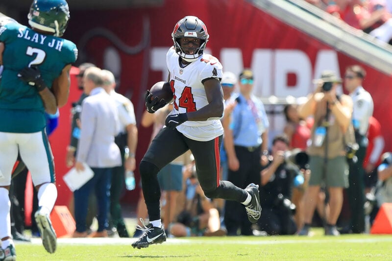 2025 NFL Salary Cap Numbers Revealed Godwin Chris Bucs Eagles Look Ahead 800x533