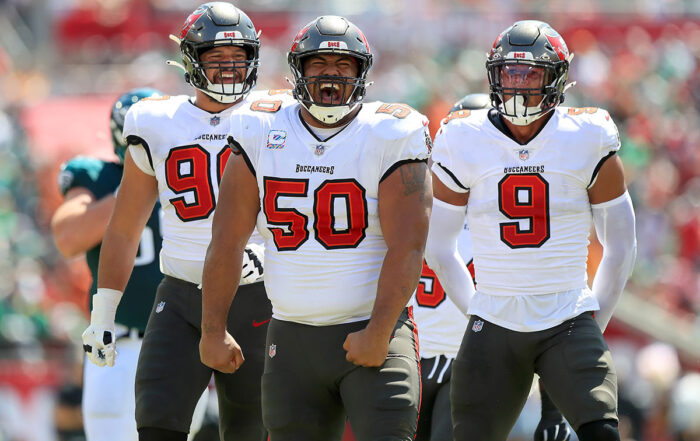Bucs Dts Logan Hall And Vita Vea And Olb Joe Tryon-Shoyinka