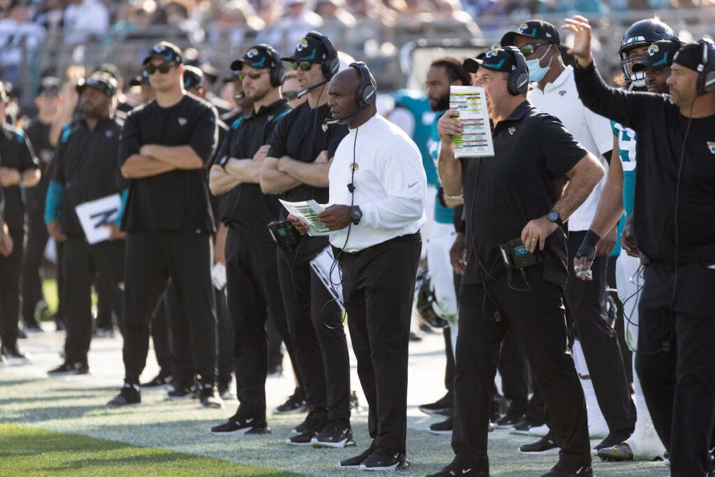 Charlie Strong'S Approach Making Bucs Defensive Line Even Stronger 4 Bucs Dl Coach Charlie Strong - Photo By: Usa Today