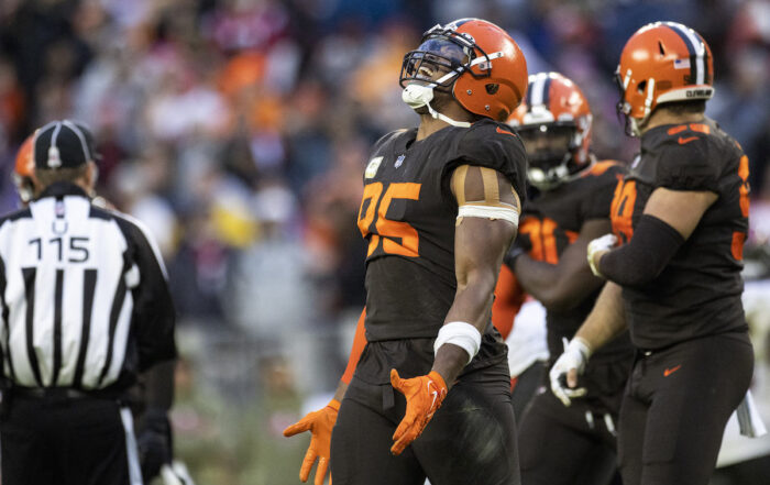 Myles Garrett Vs. Bucs - Photo By: Usa Today