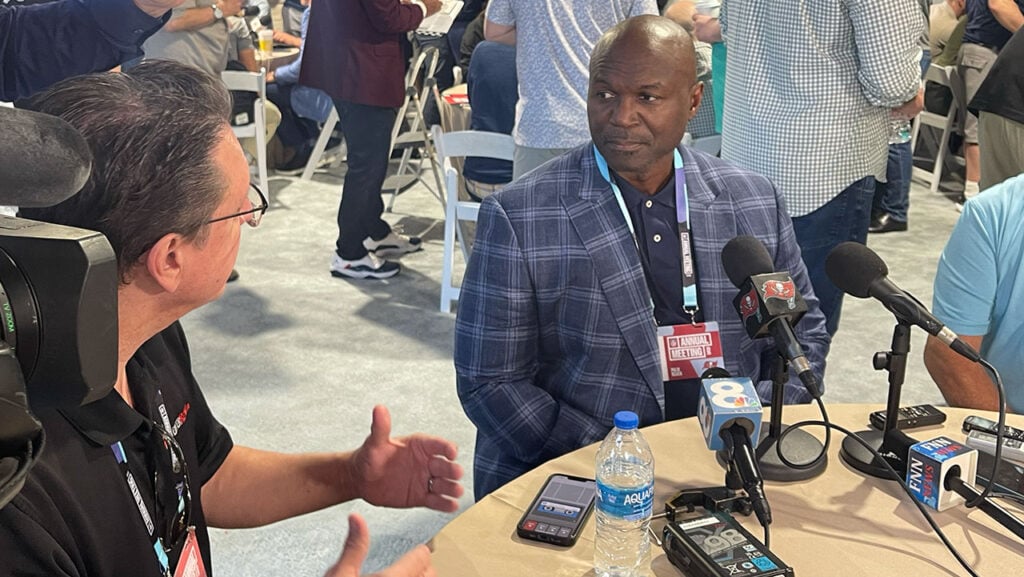 Sr'S Fab 5: Sirvocea Dennis Is A Boss At Bucs Otas 2 Bucs Head Coach Todd Bowles And Pewter Report'S Scott Reynolds