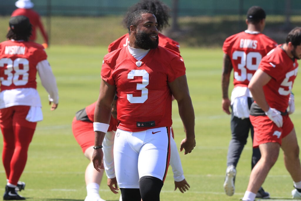 Bucs Ilbs Already Meshing Well Together 4 Bucs Ilb Anthony Walker Jr. - Photo By: Cliff Welch P/R