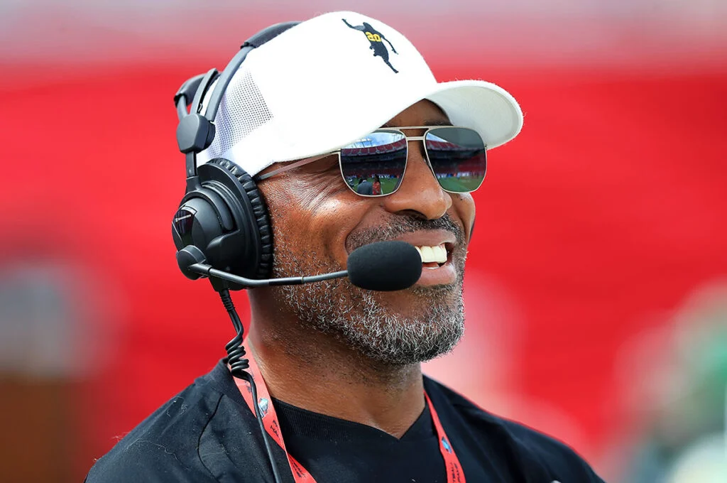 Rondé Barber Sounds Off On State Of Bucs: &Amp;Quot;We'Re A Pretty Average Team&Amp;Quot; 2 Bucs Legendary Cb Ronde Barber