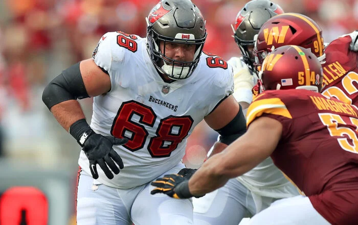 Bucs Lg Ben Bredeson