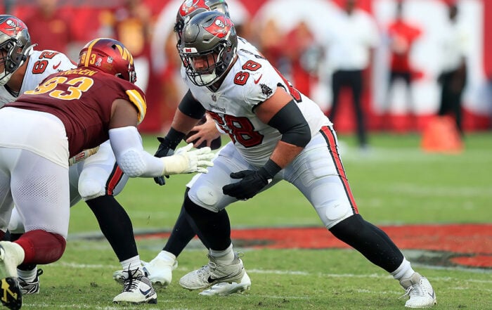 Bucs Lg Ben Bredeson