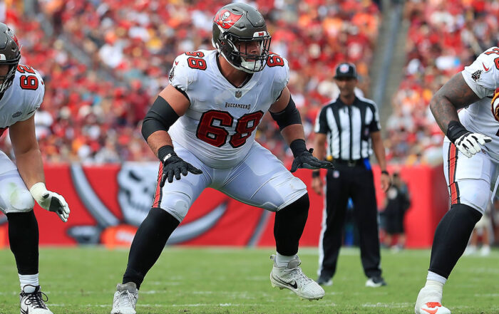 Bucs Lg Ben Bredeson