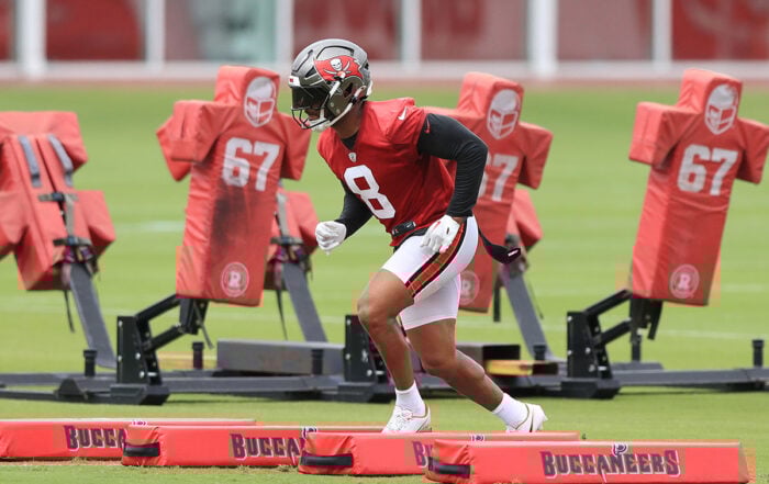 Bucs Ilb Sirvocea Dennis