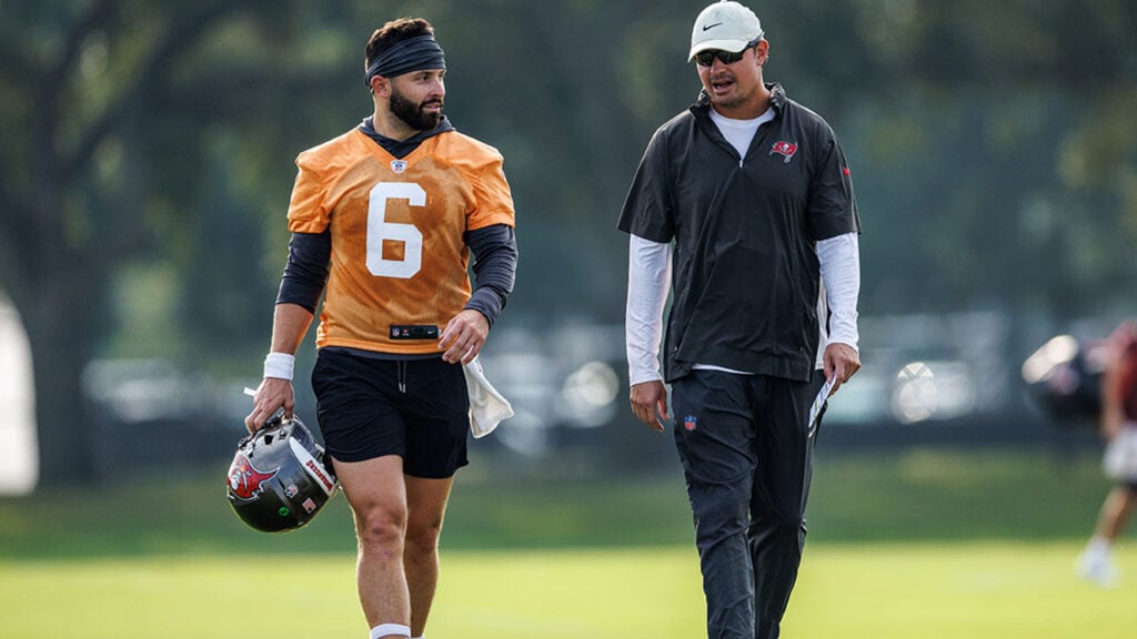 Bucs Oc Josh Grizzard And Qb Baker Mayfield -Photo By: Cliff Welch P/R