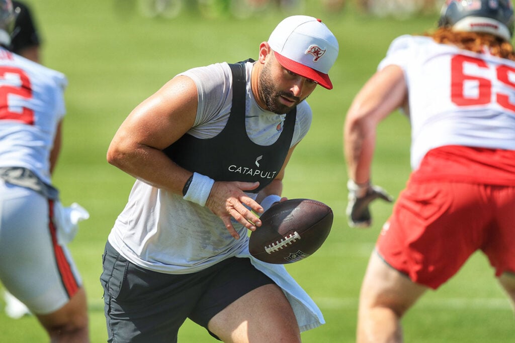 Bucs Ota Insider 5-27: Haason Reddick Absent, Pbus Not Ints 3 Bucs Qb Baker Mayfield