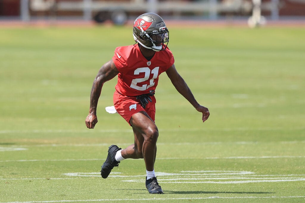 Sr'S Fab 5: Sirvocea Dennis Is A Boss At Bucs Otas 8 Bucs Cb Benjamin Morrison