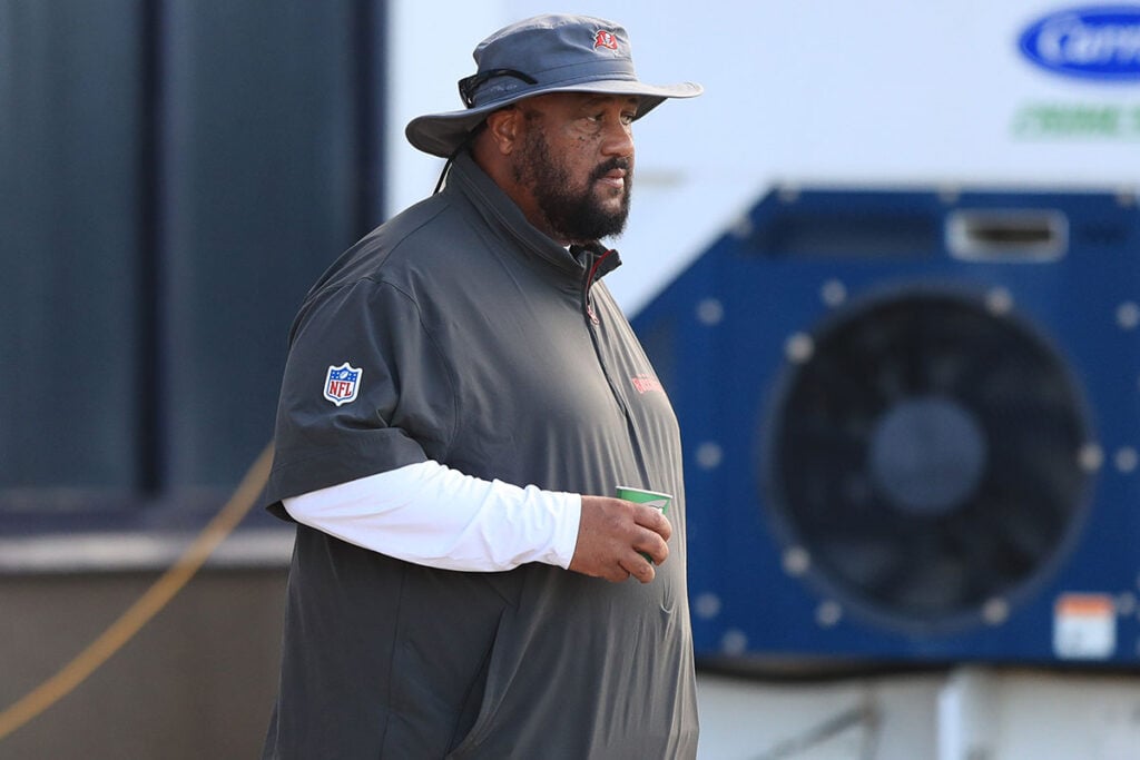 Bucs Rb Coach Skip Peete