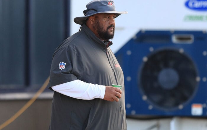 Bucs Rb Coach Skip Peete