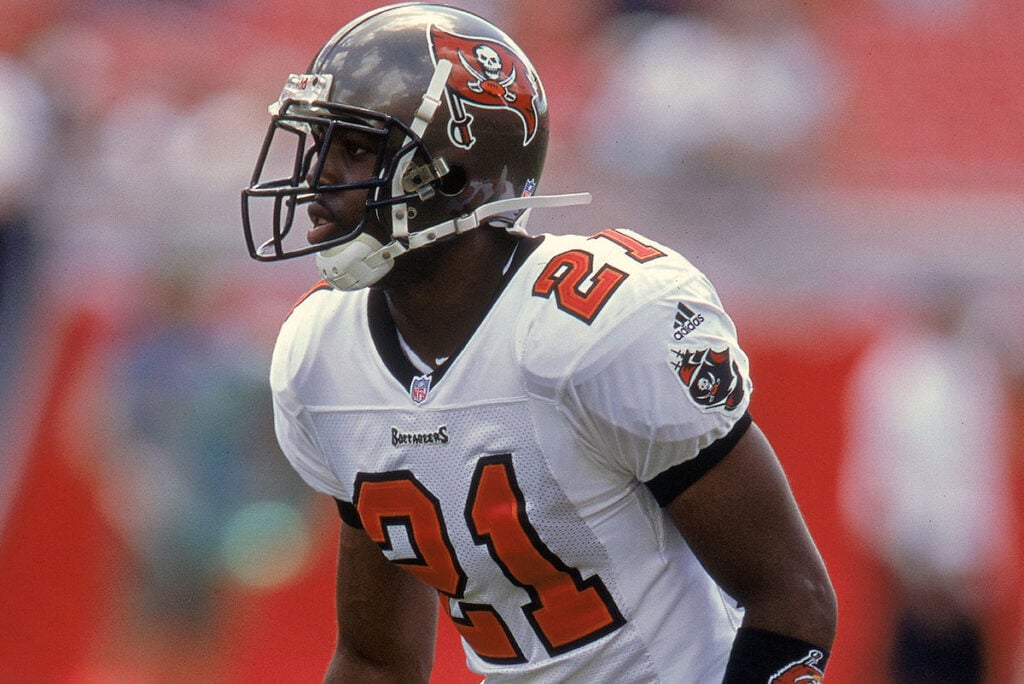 Pewter Report'S Top 50 All-Time Bucs: 16-20 4 Bucs Legendary Cb Donnie Abraham