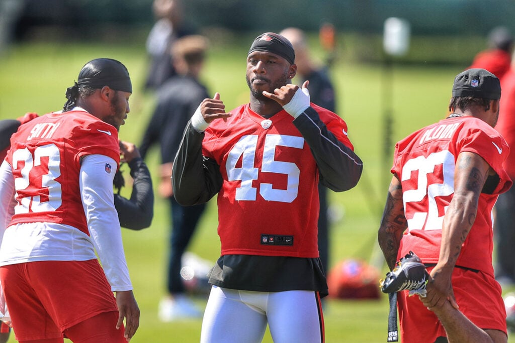 Bucs Ota Insider 6-3: Top Rookies Clash, Ilbs Make Plays 4 Bucs Ilb Devin Jones