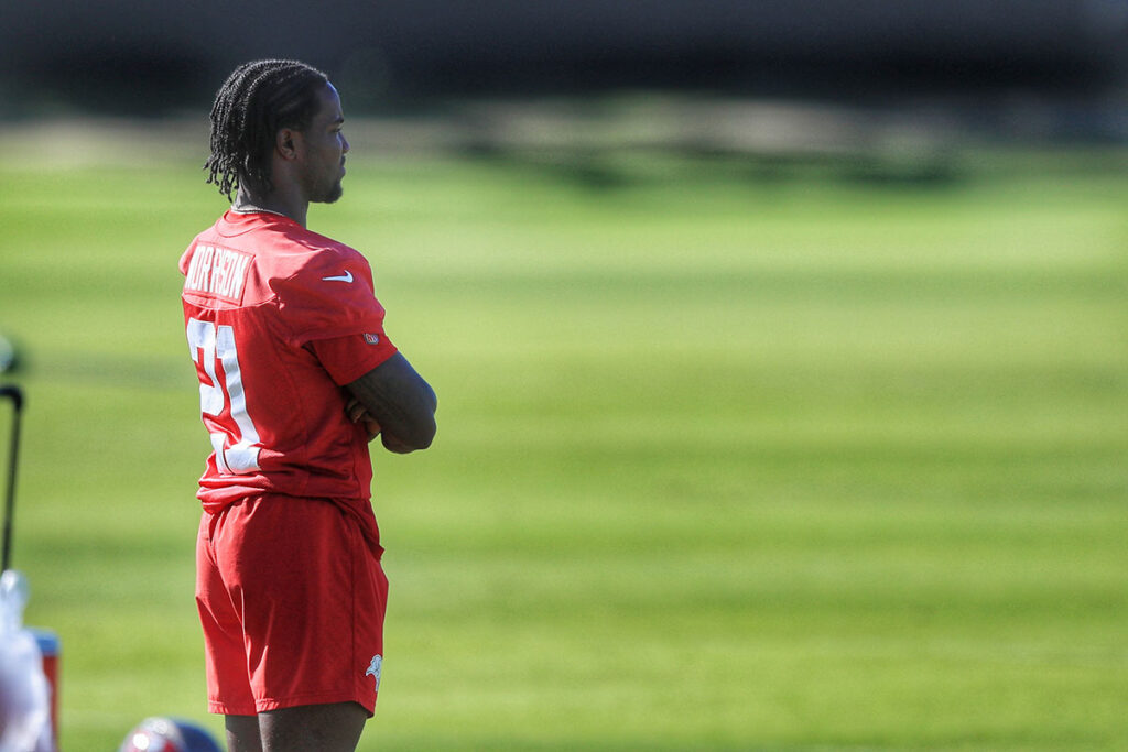 Bucs Mini-Camp Insider 6-12: Getaway Day, Mike Evans Impressed By Rookie Wrs 2 Bucs Cb Benjamin Morrison