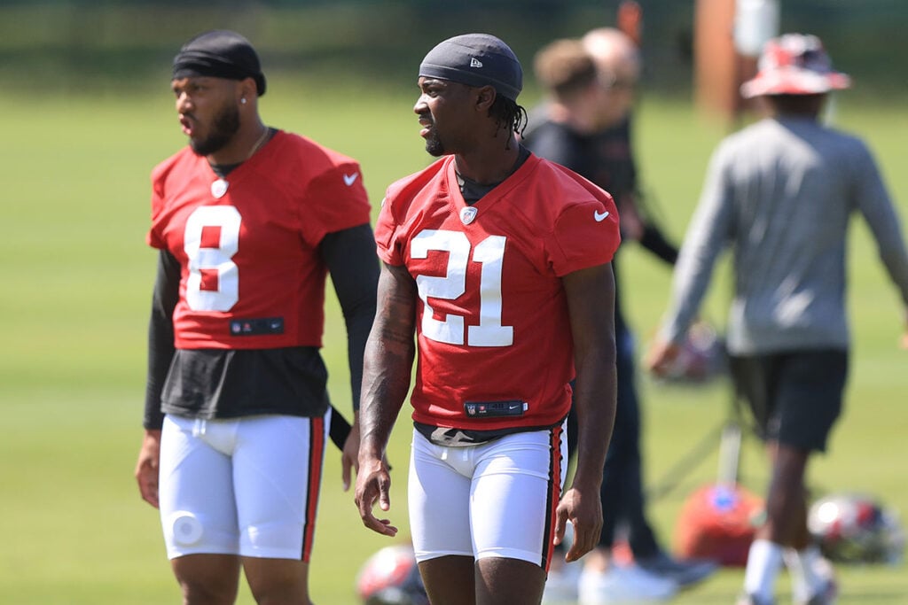 Sr'S Fab 5: Bucs Otas Observations, Insights And Standouts 7 Bucs Cb Benjamin Morrison