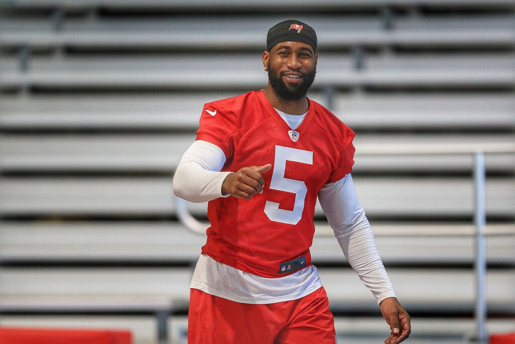 Bucs Mini-Camp Insider 6-10: Sacks Galore, Rookie Wr Draws High Praise 2 Bucs Olb Haason Reddick