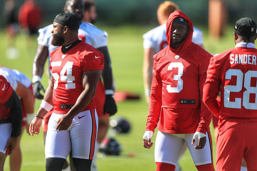 Bucs Ilbs Anthony Walker Jr. And Deion Jones