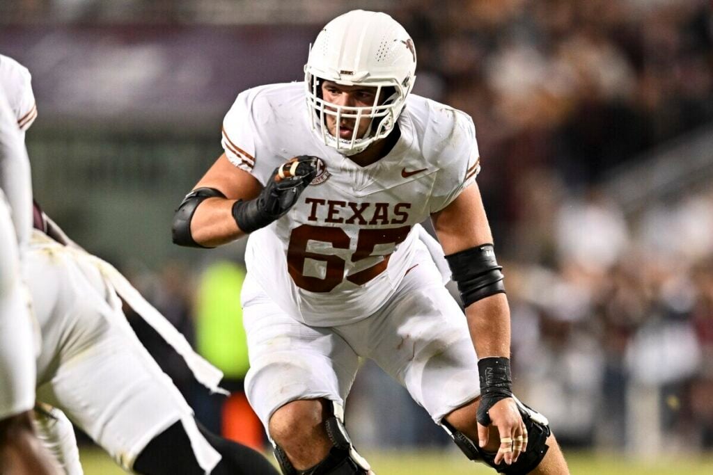 Bucs Are Excited To See This Udfa Show Out In Training Camp 2 Bucs C Jake Majors