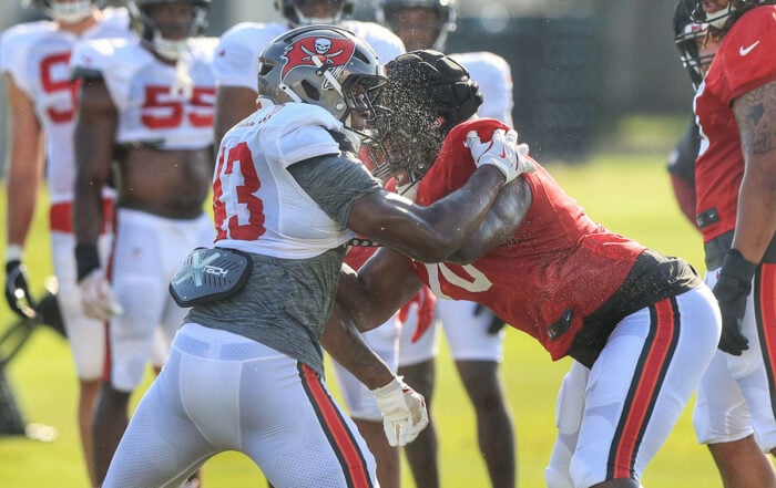 Bucs Olb Chris Braswell And Ot Ben Chukwuma