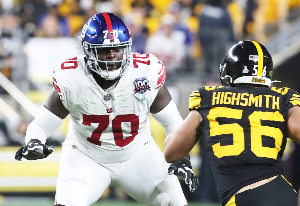 Bucs Bring In Another Ot For A Workout 3 Ot Chris Hubbard - Photo By: Usa Today