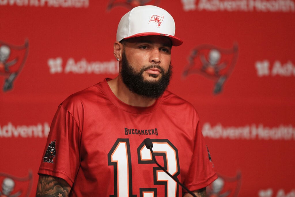 Bucs Camp Insider 7-29: Defense Keeps Racking Up Ints 4 Bucs Wr Mike Evans