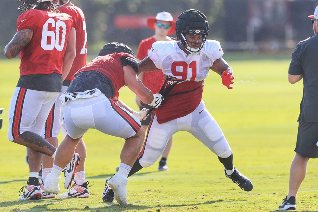 Bucs Camp Insider: 7-28: Offense Sluggish As Pads Come On 3 Bucs Dt Mike Greene
