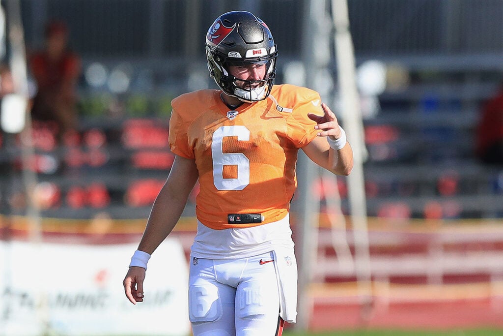 Bucs Camp Insider: 7-28: Offense Sluggish As Pads Come On 4 Bucs Qb Baker Mayfield