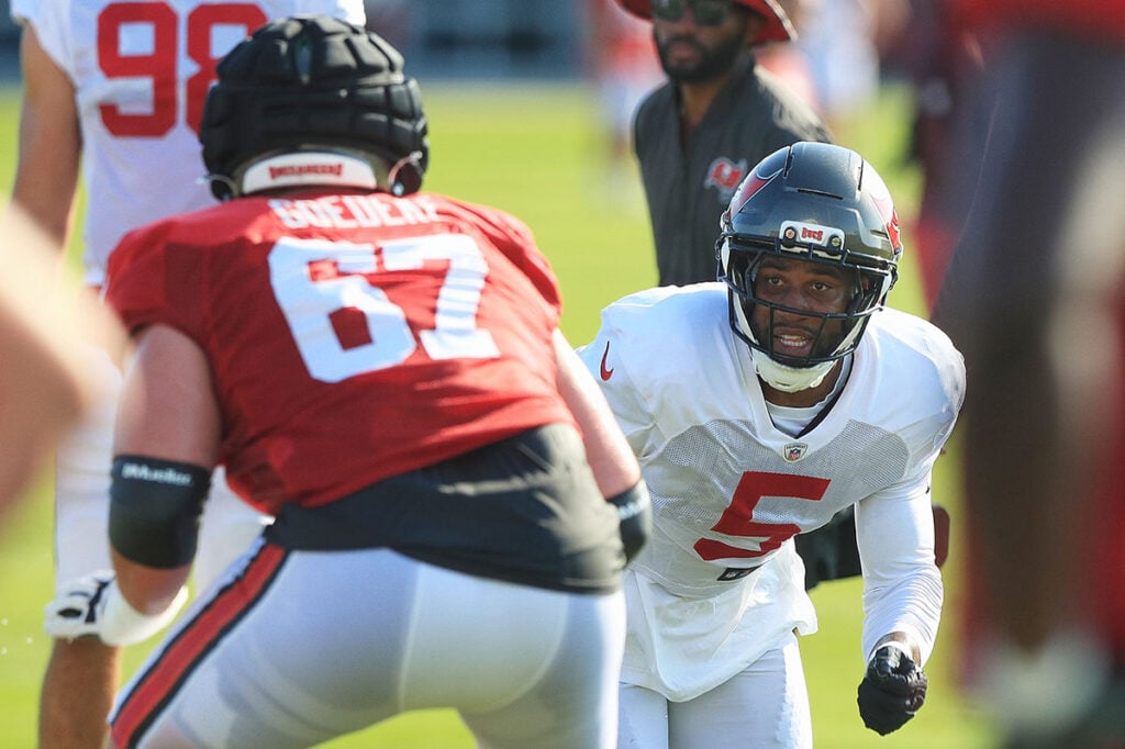 Bucs Camp Insider: 7-28: Offense Sluggish As Pads Come On 6 Bucs Olb Haason Reddick And Rt Luke Goedeke