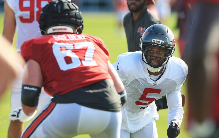 Bucs Olb Haason Reddick And Rt Luke Goedeke