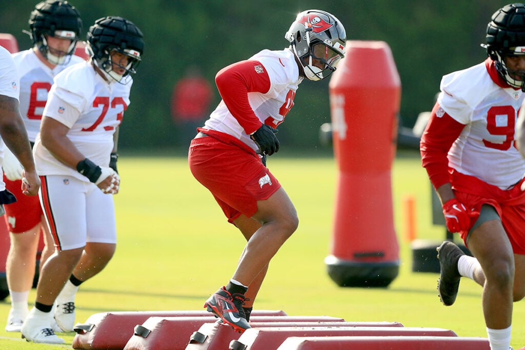 Elijah Roberts Is Bigger, More Explosive Due To Bucs Dl Coach Marcus West 3 Bucs Dt Elijah Roberts