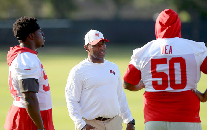 Bucs Dl Coach Charlie Strong And Dts Calijah Kancey And Vita Vea