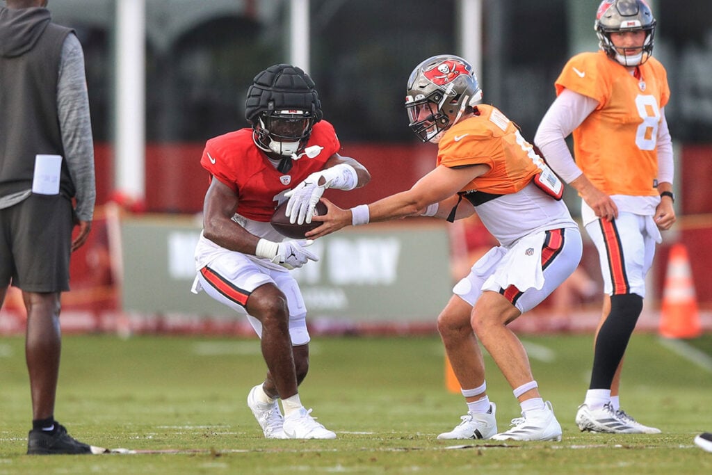 Bucs Camp Insider: 7-31: Offense &Amp;Amp; Defense Have Back And Forth Duel 3 Bucs Rb Rachaad White And Qb Baker Mayfield