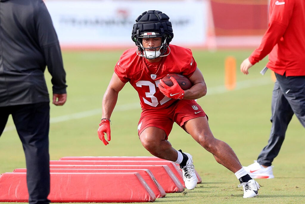 Sr'S Fab 5: Inside Scoop And Analysis From Bucs Camp 2 Bucs Rb Josh Williams