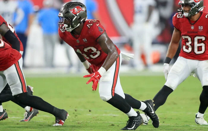 Bucs Olb Chris Braswell