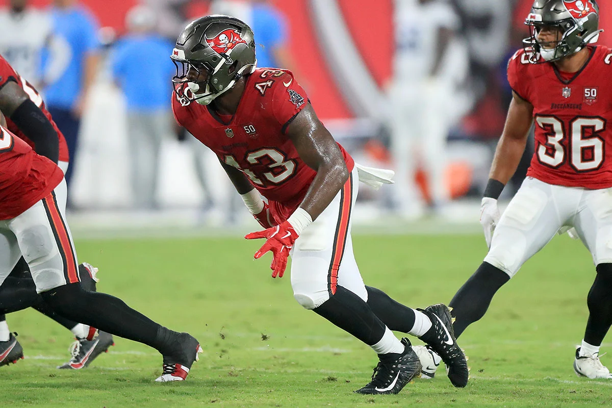 Bucs Olb Chris Braswell