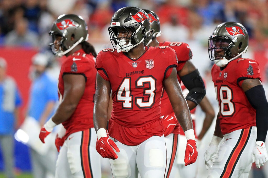 Bucs Olb Chris Braswell 