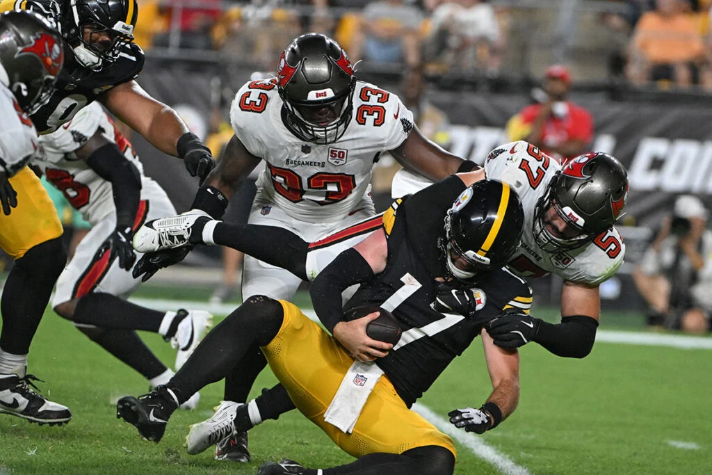2-Point Conversion: Bucs Use Big Plays To Beat Steelers 7 Bucs Ilb John Bullock