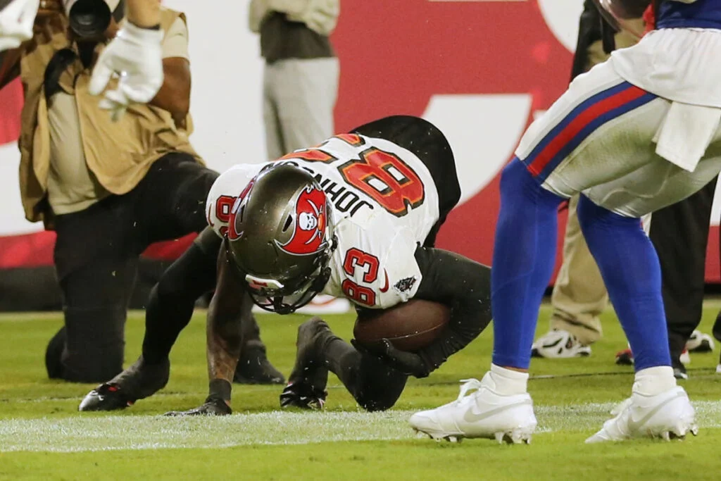 2-Point Conversion: Bucs Wr Tez Johnson Puts On A Show 3 Bucs Wr Tez Johnson