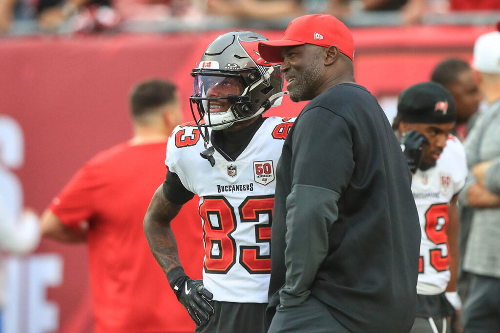 Starting Bucs Offensive Lineman Leaves Game Against Texans 4 Bucs Wr Tez Johnson And Hc Todd Bowles