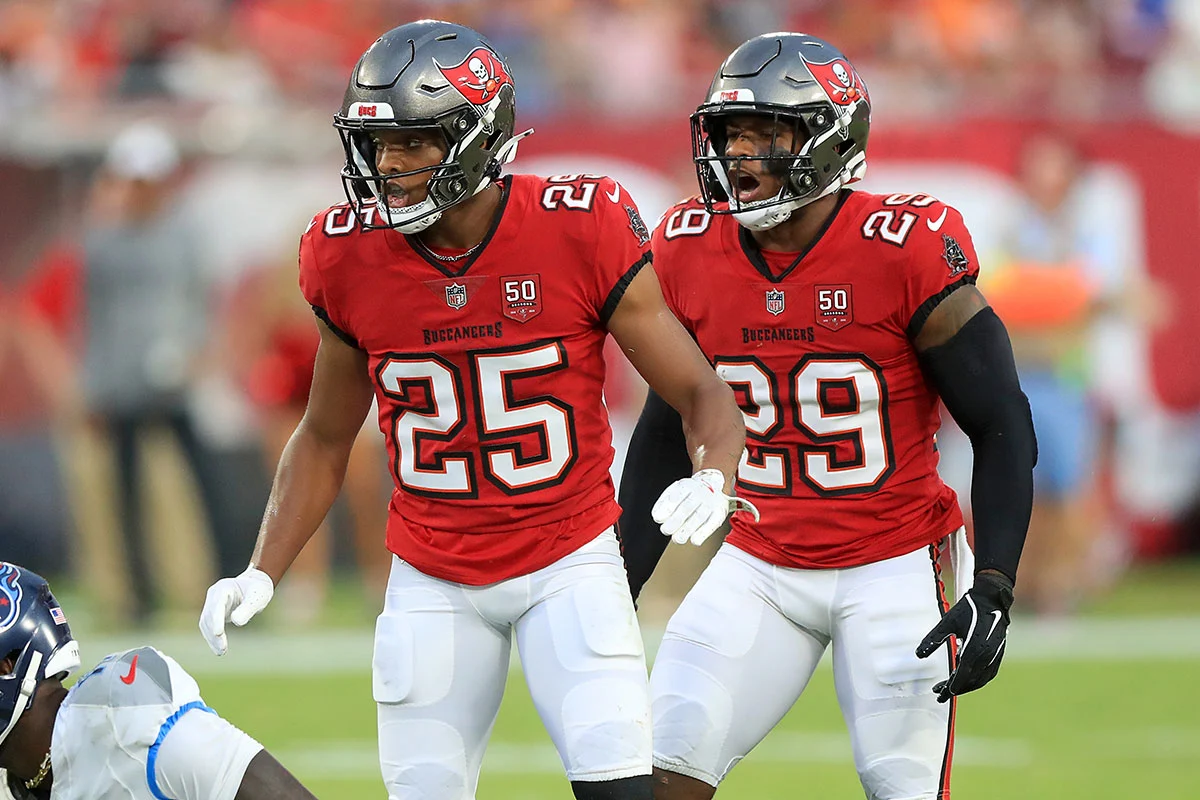 Bucs Dbs Jacob Parrish And Christian Izien