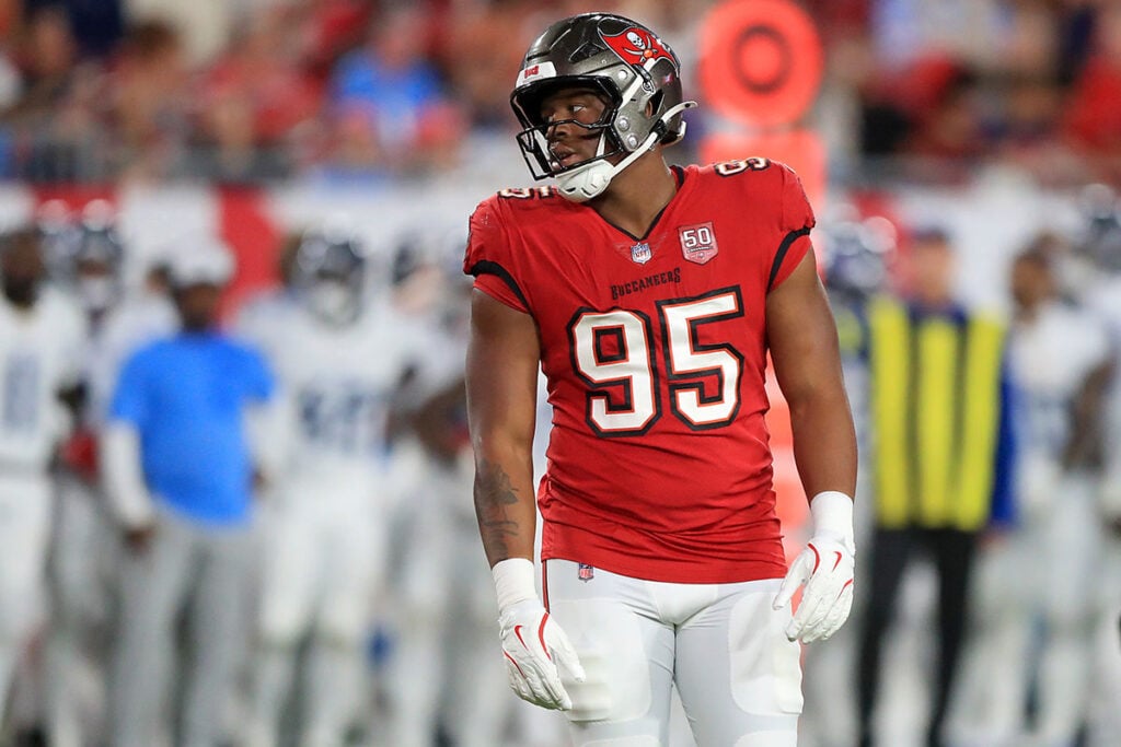 Bucs Mailbag: Depth At Ilb, Who'S Stock Is On The Rise? 6 Bucs Dt Elijah Roberts