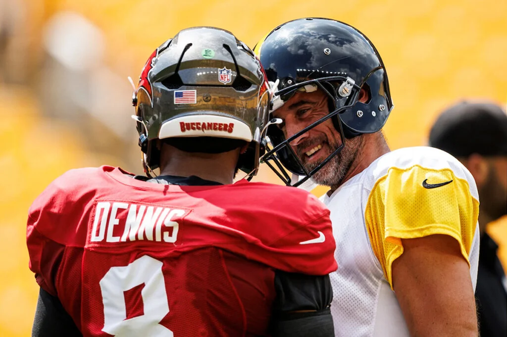 Top 10 Takeaways: Bucs Wrs Best Steelers Cbs, Defense Makes Stand Vs. A-Rod 2 Bucs Ilb Sirvocea Dennis And Steelers Qb Aaron Rodgers